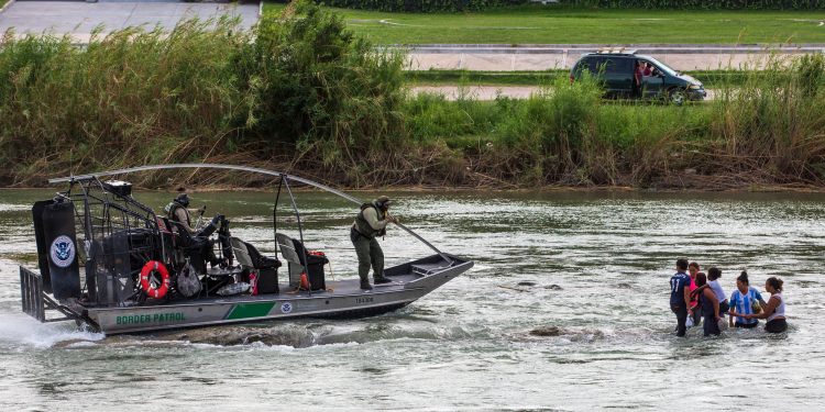 Venezolana murió de hipotermia al intentar cruzar el Río Bravo hacia Texas