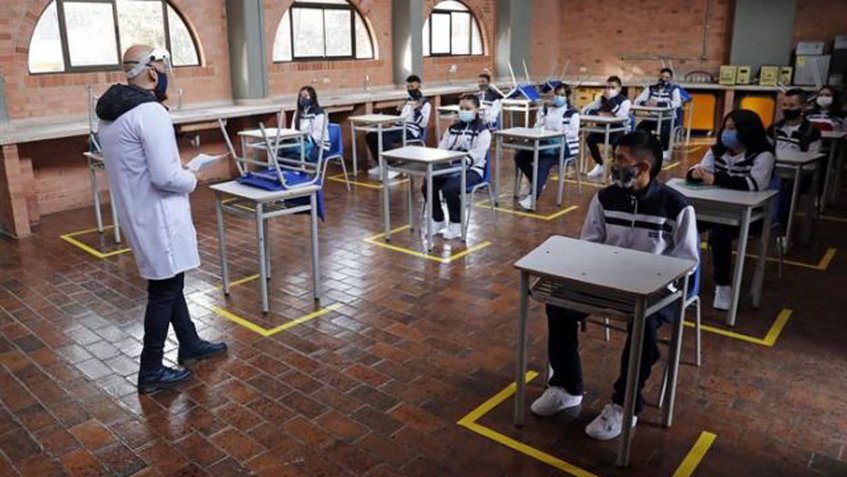 Bogotá reabre colegios privados