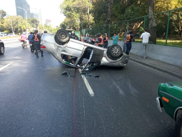 Accidente de tránsito en Francisco Fajardo dejó un fallecido y cuatro heridos