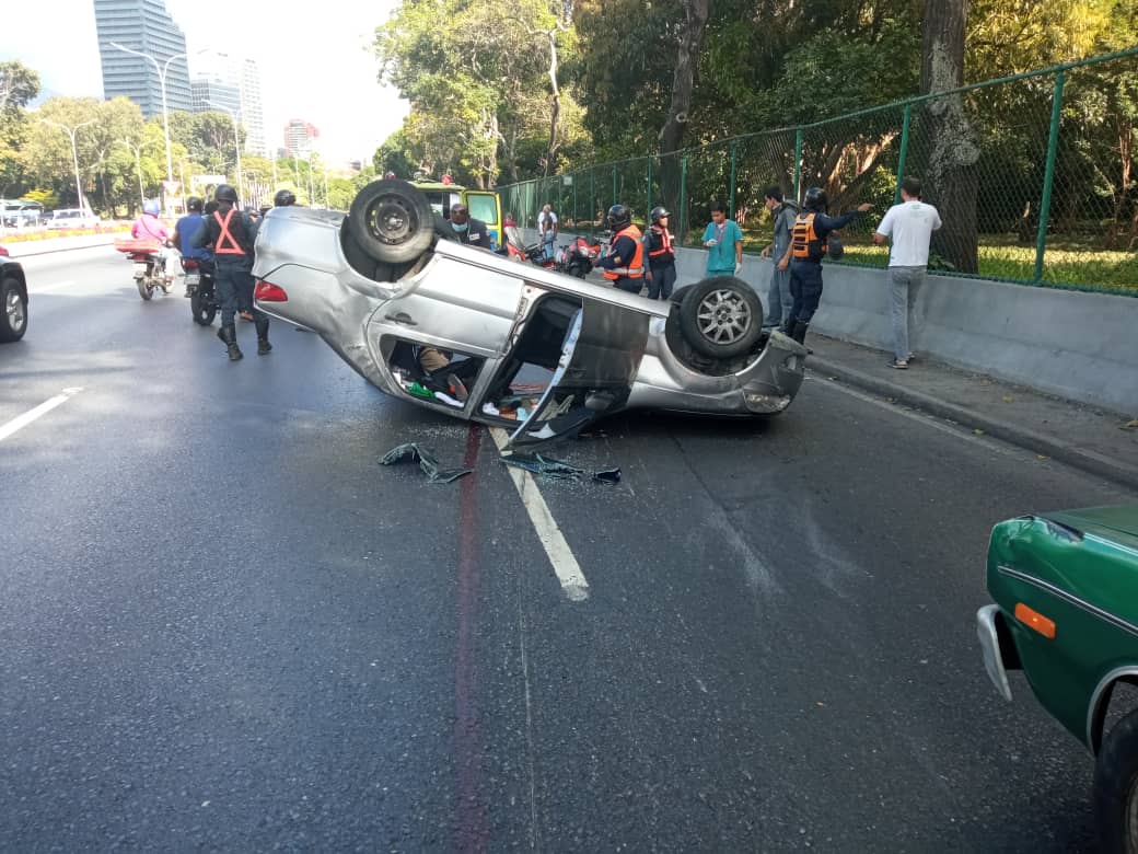 Accidente de tránsito en Francisco Fajardo - Accidente de tránsito en Francisco Fajardo