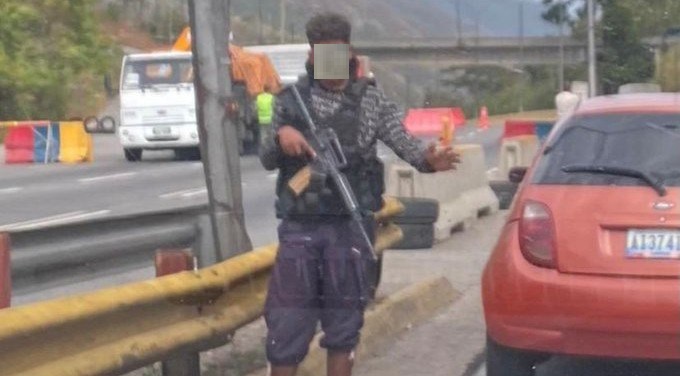Presunta alcabala del DGCIM en la Autopista Petare Guarenas