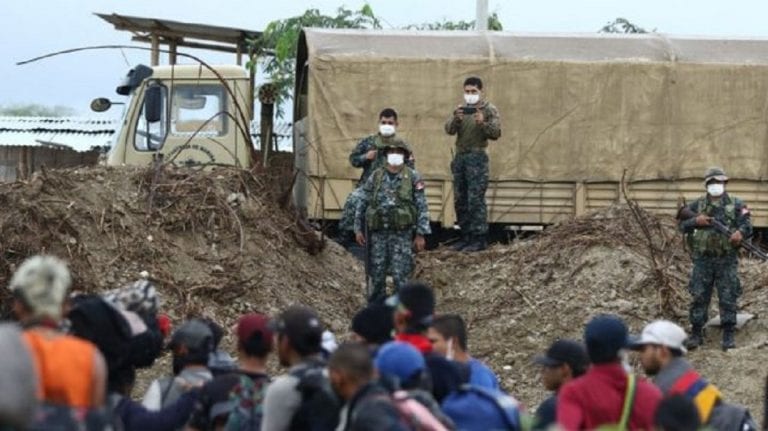 Chile militariza frontera para frenar ingreso de migrantes venezolanos