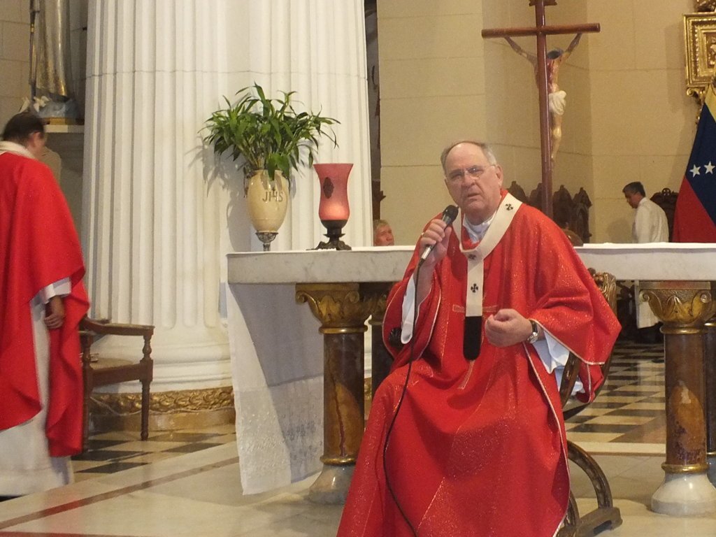 Arzobispo de Valencia fue hospitalizado