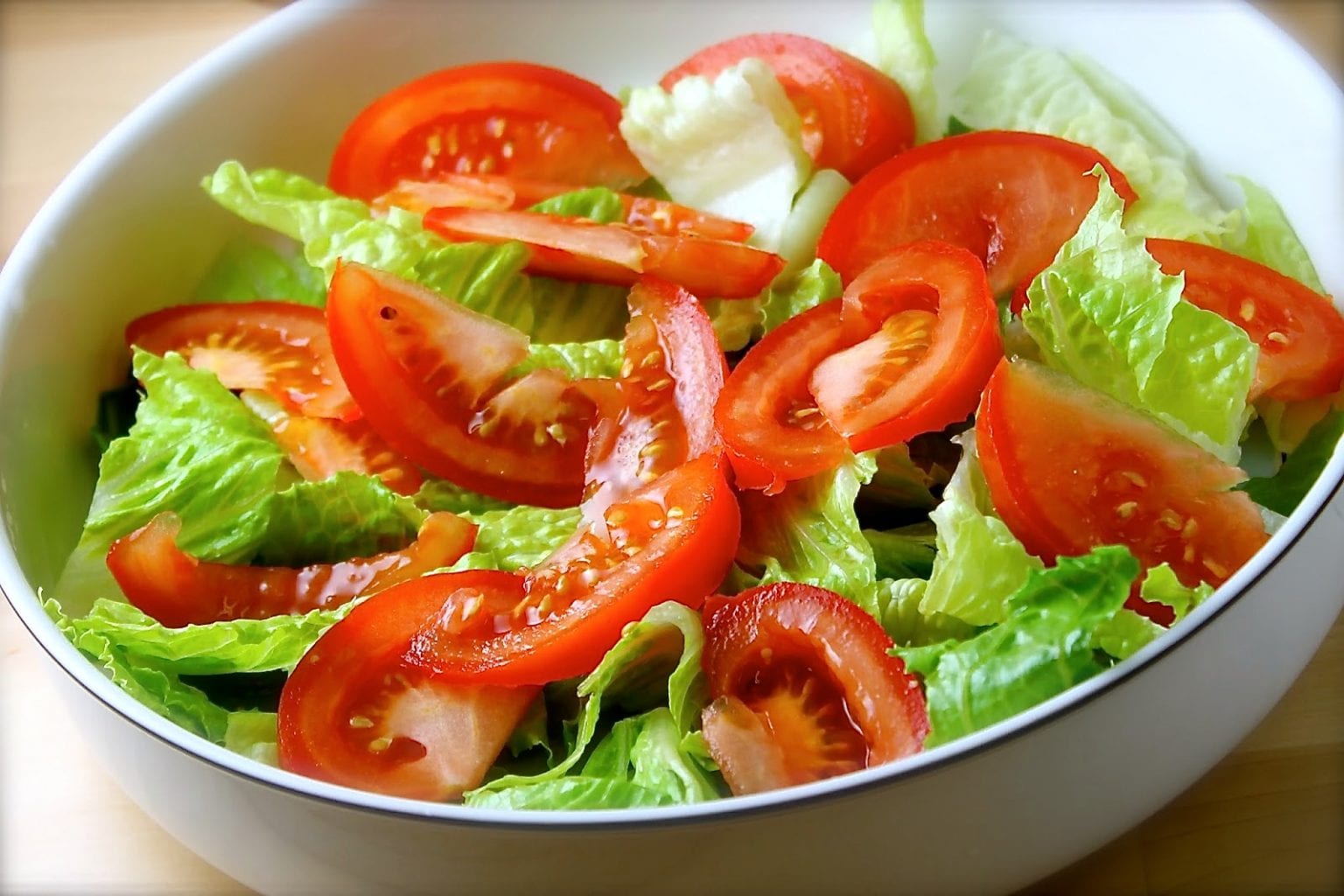 Ensalada de aguacate y lechuga