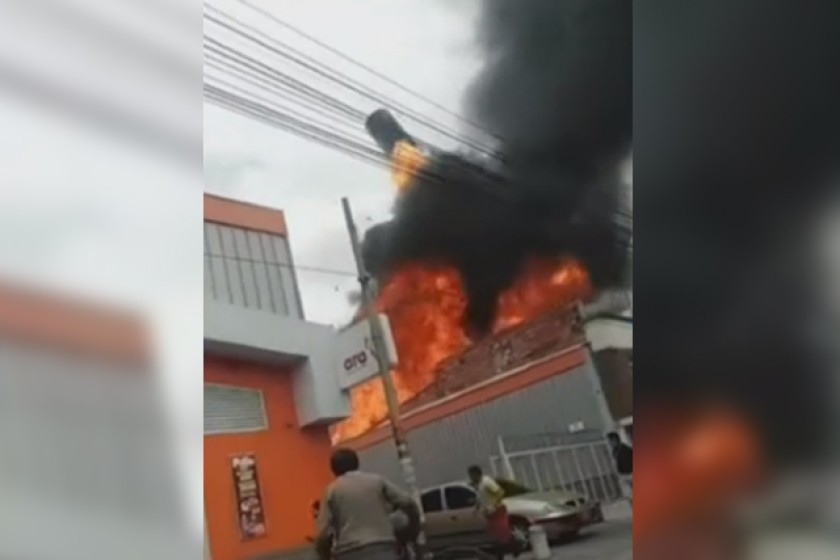 Incendio en una fábrica de Bogotá - Incendio en una fábrica de Bogotá