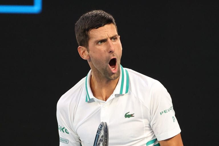 Djokovic llegó a su novena final en Australia tras vencer a Karatsev