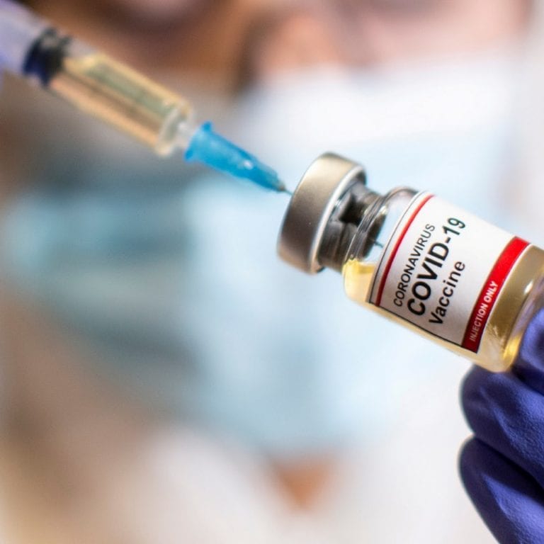 Academia Nacional de Medicina ofrece asesoría para vacunación contra el COVID-19