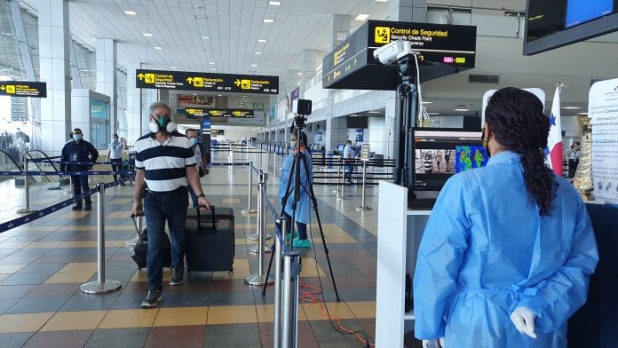 Panamá suspende ingreso de pasajeros