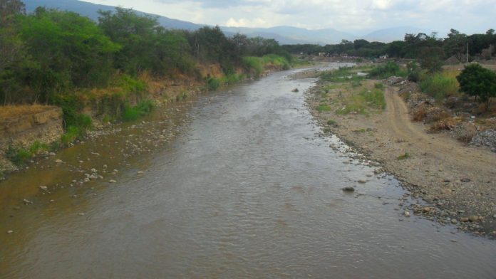 Mujer se ahogó al intentar cruzar el rio Táchira en camino a Colombia