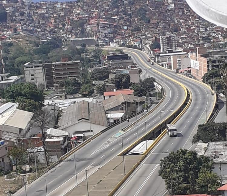 ¡Terror en Caracas! Fuerte enfrentamiento en la Cota 905 y cierre de túneles El Paraíso