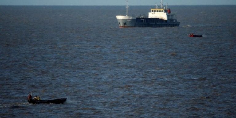 Interceptado barco con venezolanos por pesca ilegal en Brasil