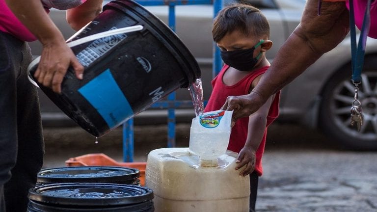 Los Teques, Caracas y La Guaira siguen esperando agua