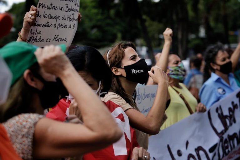 Mujeres alzan sus voces en Caracas en busca de igualdad y respeto