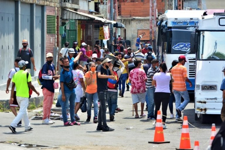 Paradas en la avenida Bolívar, un proyecto que no se cumplió