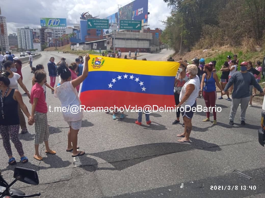 Protesta en autopista Francisco Fajardo
