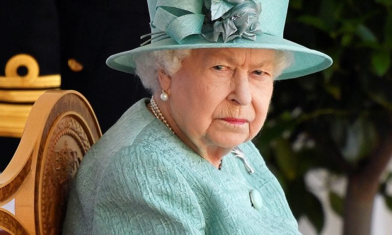 La Reina Isabel II dio su respuesta ante lo dicho por Harry y Meghan