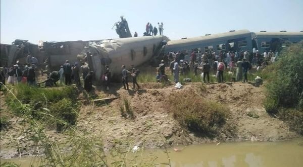 Accidente ferroviario en Egipto deja más de 30 muertos (VÍDEOS Y FOTOS)