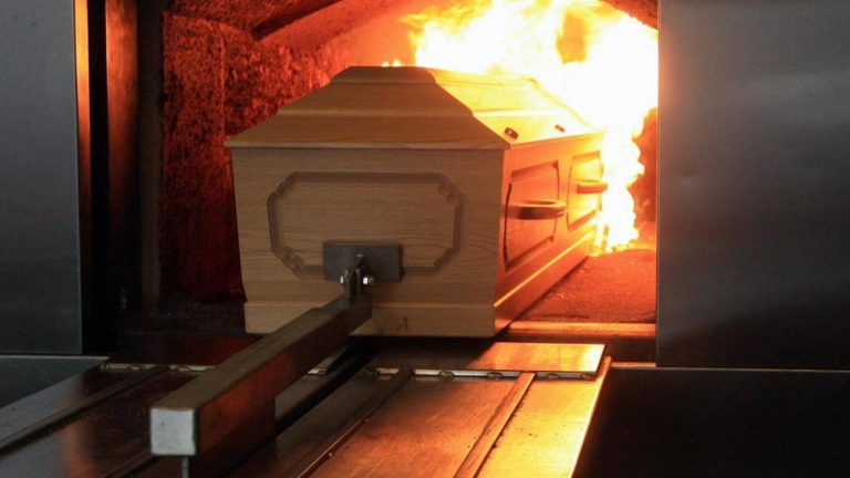 Conoce el precio de una cremación para un fallecido por Covid-19