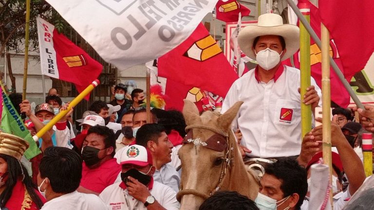 Izquierdista radical Pedro Castillo ganó Elecciones en Perú