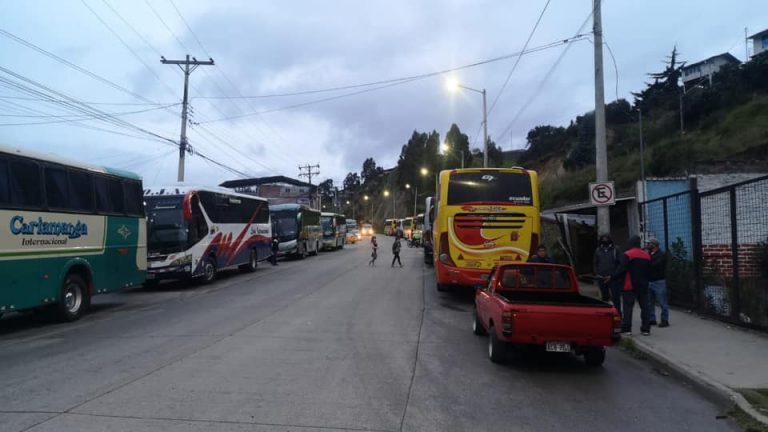 Paro de transporte en Ecuador se cumplió el lunes
