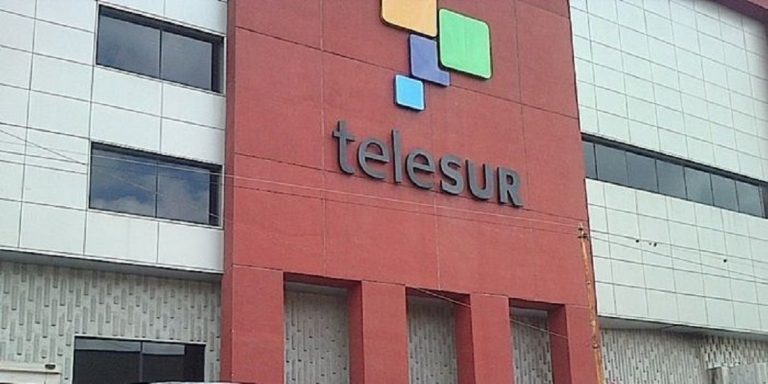 Guaidó sustituye cargos de comisión con que aspira tomar control de Telesur