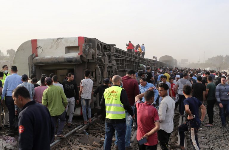 Accidente de tren en Egipto dejó 11 muertos y un centenar de lesionados