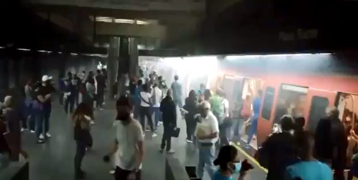 Tren del Metro de Caracas generó humo en la estación Plaza Sucre