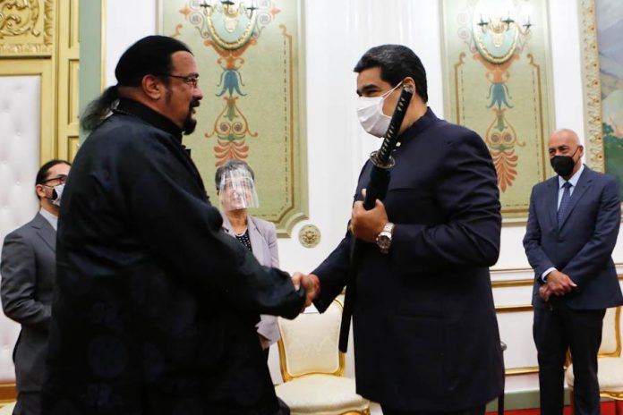 Steven Seagal se reunió con Nicolás Maduro
