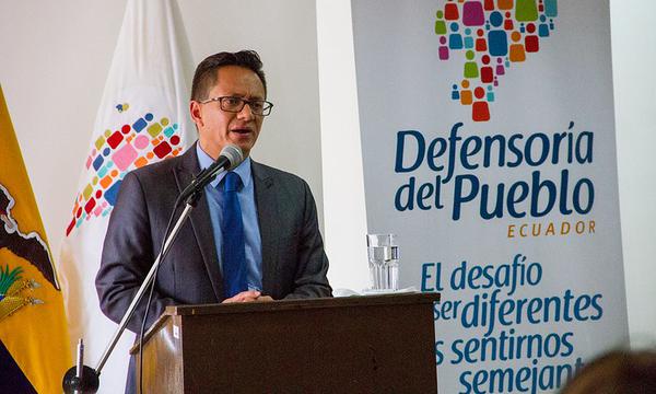 Detienen al Defensor del Pueblo de Ecuador por presunto delito sexual