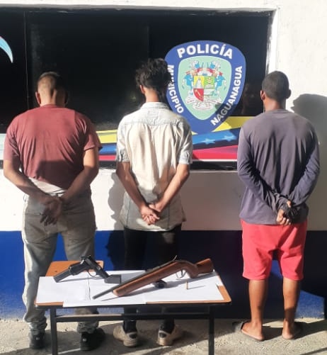 Detenidos tres hombres en Guayabal