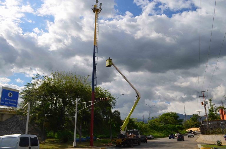 Alcalde Gutiérrez: se han reactivado 21 torres de iluminación en Naguanagua