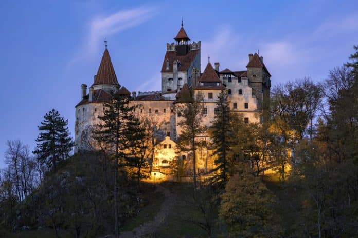 Bran Castle at Sunset Castillo de Drácula - Castillo de Drácula