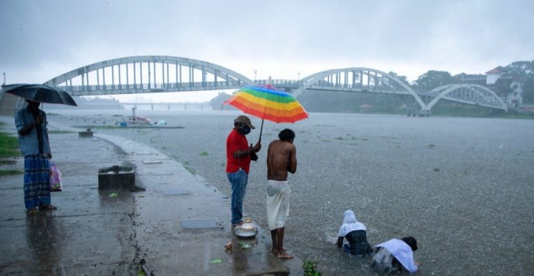 Ciclón tropical Tauktae en India provoca inundaciones y deja 6 muertos