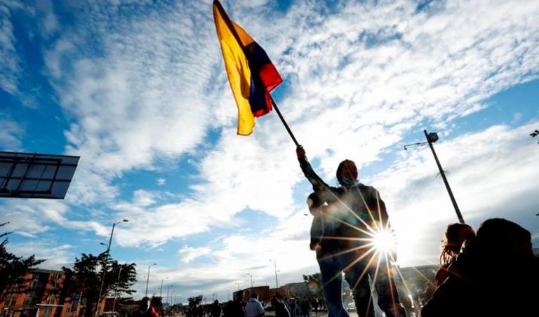 Convocan a paro nacional en Colombia para este 12 de mayo