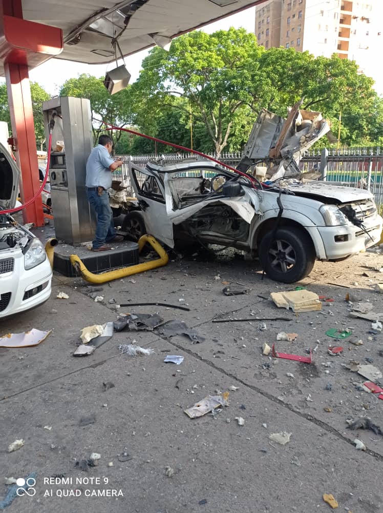 Dos personas heridas tras explosión de vehículo en estación de servicio Cabriales