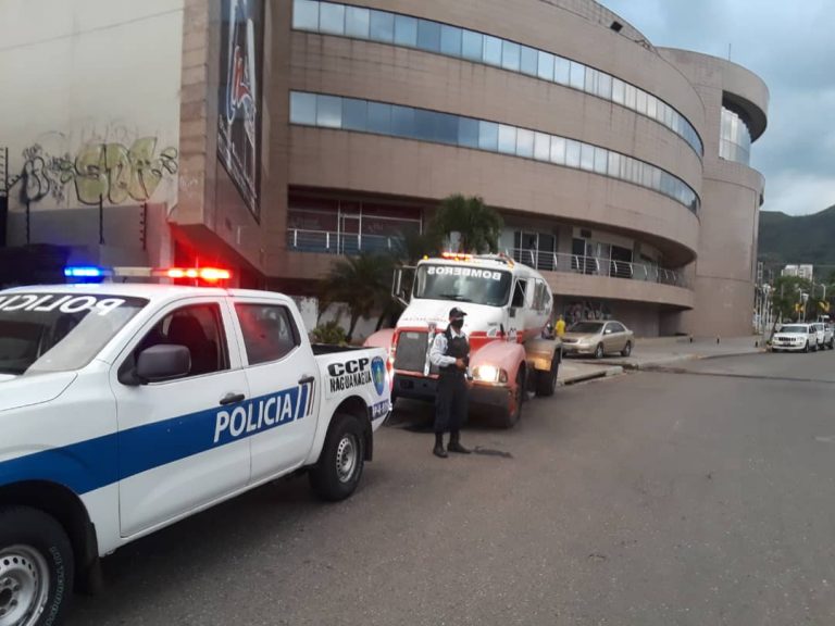 Reportan incendio en reconocido centro comercial en Naguanagua