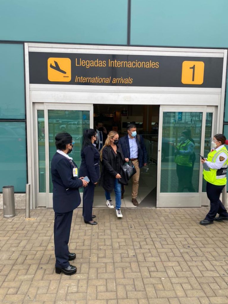 Leopoldo López arribó a Perú pero es retenido en el aeropuerto Jorge Chávez