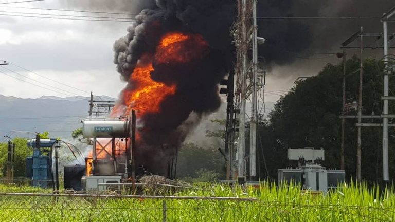 Reportan incendio en sub-estación Alejo Zuloaga en Autopista del Sur