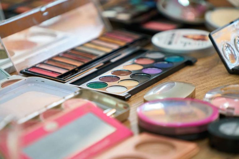 Compra cosméticos online y maquillaje de calidad en Maquillaliux