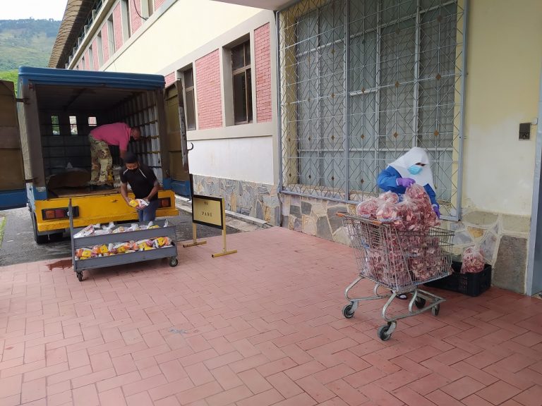 Entregan nuevo donativo de alimentos al asilo San Vicente de Paúl
