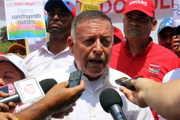 Arias Cárdenas lideró consulta política del PSUV en el Zulia