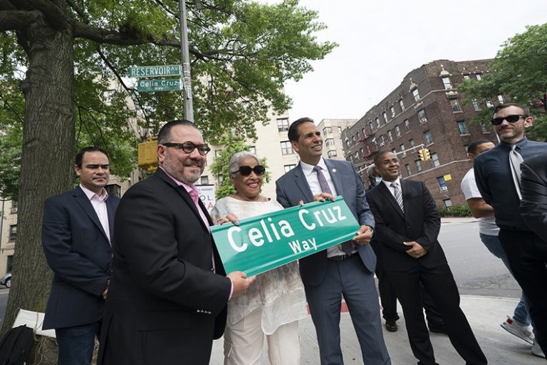 ¡Azúcar! Celia Cruz ya tiene su propia calle en Nueva York