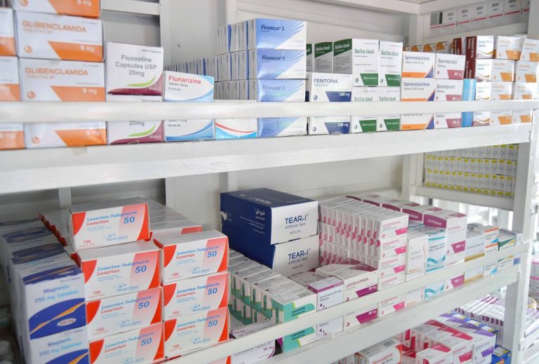 Despliegan Farmacias Móviles en siete puntos de Valencia