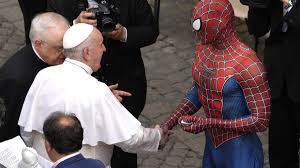 Spiderman visitó Vaticano saludó al papa Francisco - Spiderman visitó Vaticano saludó al papa Francisco