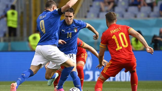 Italia avanzó como líder del Grupo A tras derrotar a Gales eurocopa