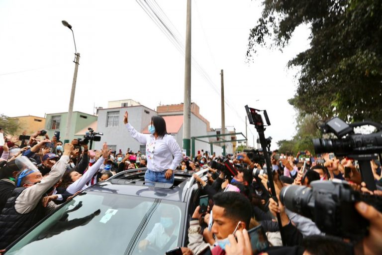 Keiko Fujimori dispuesta a defender sus votos en las elecciones de Perú