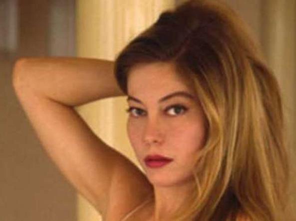 La muerte de Moana Pozzi, la rubia sigue siendo un mito en el cine sexual