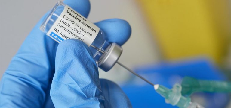 Detectan millones de vacunas de Janssen contaminadas
