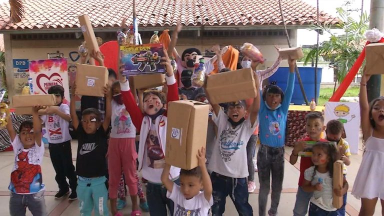 Gobierno de Carabobo entregó más de 1800 juguetes a niños y niñas en su día