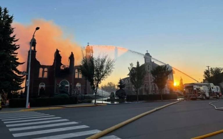 Cinco iglesias de Canadá ardieron - Cinco iglesias de Canadá ardieron